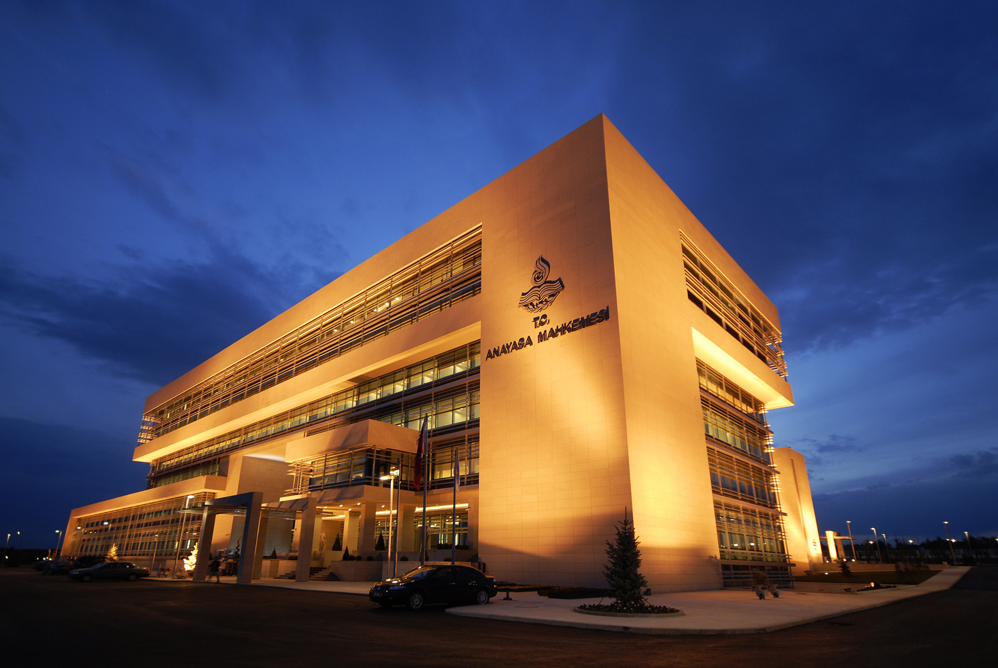 VERGݠUSUL�KANUNU TASARISI ANAYASAL AYKIRILI�I Y�N�NDE �NCELEME VE �NER�LER�M�ZD�R...